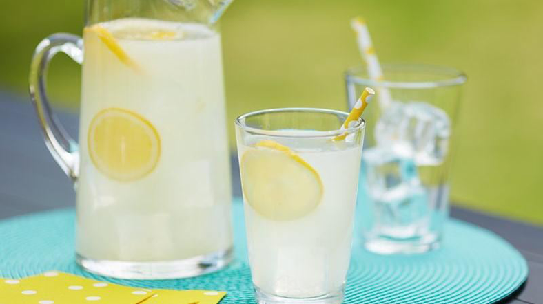 OLD–FASHIONED LEMONADE