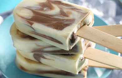 Double Chocolate Swirl Pops